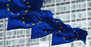 La Commission européenne incite les États membres à renforcer leurs dispositifs de protection de l'enfance