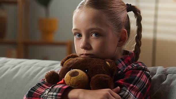 Là où ils devraient être protégés, les enfants sont souvent les plus exposés : renforcer la prévention, la détection et la protection dans le cercle de confiance est devenu un impératif. 
