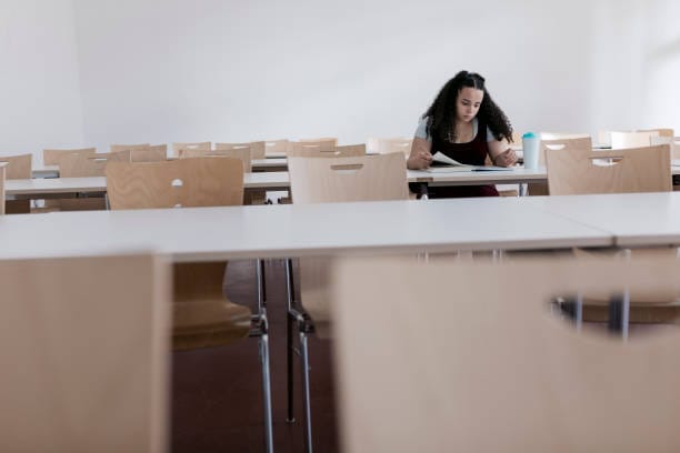 Dans les écoles de travail social, les formateurs observent l’arrivée d’étudiants plus jeunes, souvent mal préparés et sans réelle connaissance du métier.