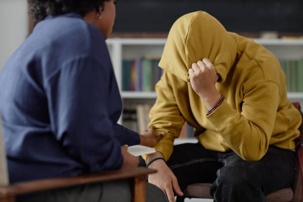 Les enfants confiés à l’ASE « représenteraient 50 % des jeunes hospitalisés en psychiatrie », rappelle la Fondation Droit d'Enfance.