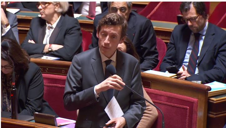 Le ministre de l’Éducation nationale Édouard Geffray confirme l’ouverture d’un chantier sur le statut des AESH en mars. 