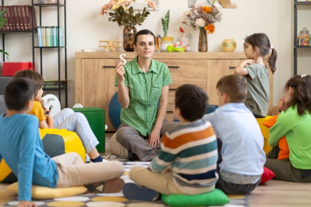 Entre le champ du handicap et celui de la protection de l’enfance, la fracture reste profonde. « Les logiques institutionnelles demeurent largement cloisonnées », constate l'Igas. 