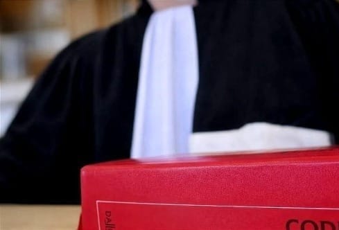 Selon les magistrats signataires de la tribune, la délinquance des mineurs s’explique en partie par les « failles de la protection de l’enfance ».