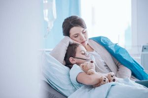 35 pistes pour améliorer l'accompagnement des parents d'enfants malades