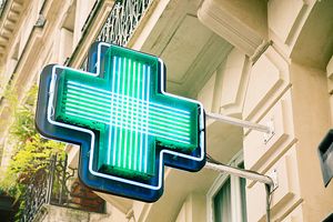 Dans l'Oise, 100 000 sachets à  médicaments en pharmacie distribués pour lutter contre les violences intrafamiliales