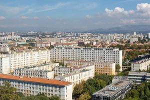 Le décrochage et l'échec scolaires caractérisent une part importante des jeunes des quartiers prioritaires