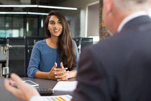 Contrat engagement jeunes : 178 000 bénéficiaires, six mois après le lancement