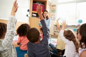 Familles immigrées : le niveau d’éducation progresse sur trois générations mais les inégalités sociales persistent