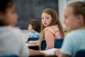 Harcèlement scolaire : coup d'envoi de la campagne de sensibilisation : "Et si l'autre c'était toi ?"