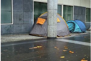 Des maires de gauche réclament plus d'actions du gouvernement pour abriter les enfants à la rue