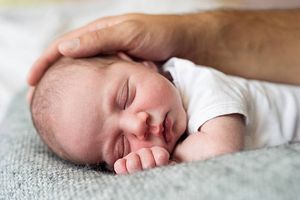 Le congé paternité réduit le risque de dépression post-partum chez les pères