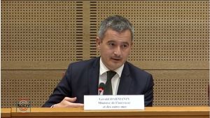 Mineurs non accompagnés : Gérald Darmanin défend la prise d’empreinte "par coercition"