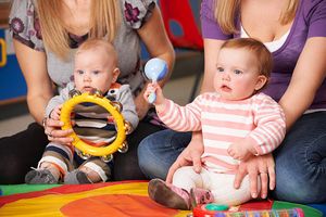 Petite enfance : le comité de filière plaide pour une revalorisation des salaires des professionnels dès 2023