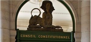 Le Conseil constitutionnel valide le seuil d’âge de non-consentement pour les mineurs de moins de 15 ans