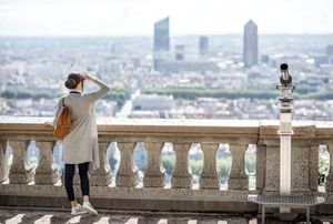 Métropole de Lyon : près de 2000 bénéficiaires du "Revenu solidarité jeunes" deux ans après son lancement