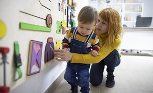 "La France est très loin d’avoir rattrapé son retard en matière d’autisme", déplorent les associations