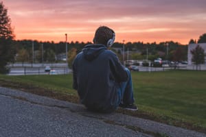 Les jeunes très touchés par le sentiment de solitude