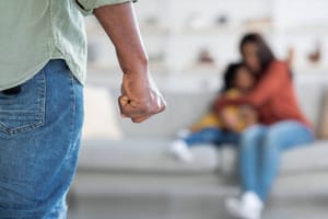 Violences intrafamiliales : le Sénat adopte à son tour la création d'une « ordonnance provisoire de protection immédiate »