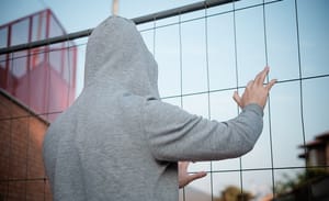 Les effets de l’enfermement sur les mineurs détenus – Podcast Interview de la sociologue Alice Simon