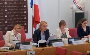 Accompagnement à la parentalité : 44 recommandations pour rééquilibrer les rôles