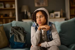 Santé mentale des enfants et adolescents : face à la pénurie de moyens, quelle réponse ?