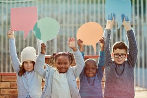 Un guide pour faire entendre la voix des enfants de l’ASE
