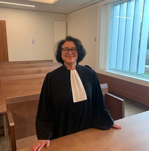 Dépôt de plainte : pourquoi l’assistance d’un avocat doit devenir obligatoire pour les mineurs victimes ?