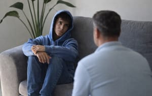 Justice des mineurs : un décret crée les unités judiciaires à priorité éducative