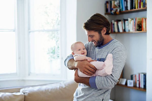 Comment encourager les pères à prendre leur congé paternité ?