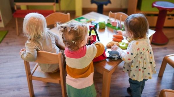 Projet de loi "plein emploi" : les communes, cheffes de file de la petite enfance