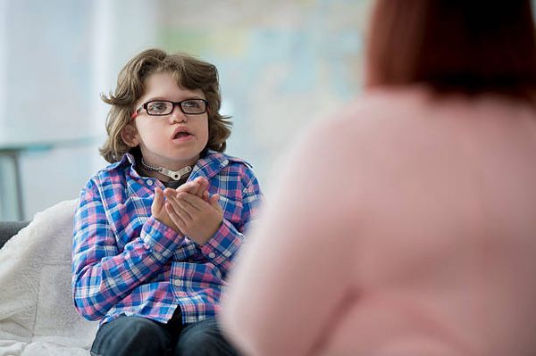 Une malette pédagogique pour accompagner les enfants présentant des troubles complexes du langage