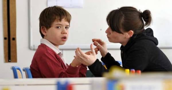 Instituts médico-éducatifs : des milliers d'enfants en attente d'une place