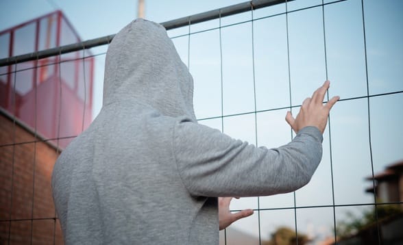 Les effets de l’enfermement sur les mineurs détenus – Podcast Interview de la sociologue Alice Simon