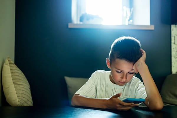 Violences conjugales : plus de 5 200 enfants co-victimes signalés au 119 en 2024