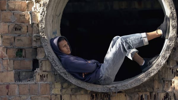 Mineurs non accompagnés : trente ans qui ont redessiné la protection de l’enfance