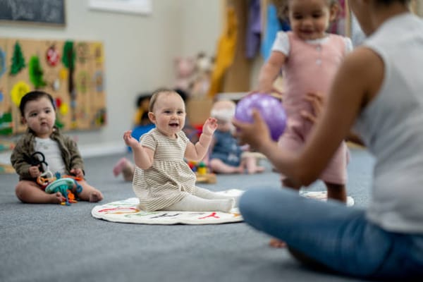 Pourquoi la pénibilité des métiers de la petite enfance n’est toujours pas reconnue