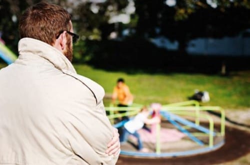 Dispositif STOP : plus de 4 500 adultes attirés par des enfants ont appelé en 2025